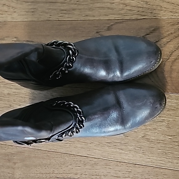 Coach Boots - Picture 3 of 8